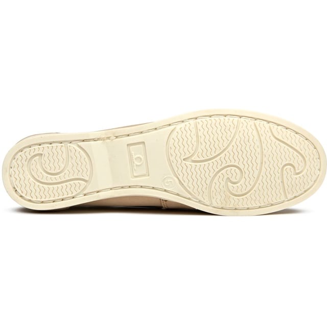 Womens white Chatham Marine willow shoes, manufactured with nubuck and a rubber sole. Featuring: leather lining and sock, cushioned foam insole, hi-grip rubber outsole and branded woven label.
