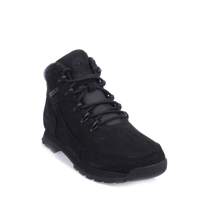 Boys Timberland Euro Rock Lace Up Boot in black.- Nubuck Leather upper.- Lace up fastening.- Padded collar.- Contrast collar and sole stripe.- Branding to heel side and tongue.- Anti-fatigue removable footbed.- ReBOTL fabric lining containing at least 50% recycled plastic.- Gripstick rubber.- Ref: A43KR0011