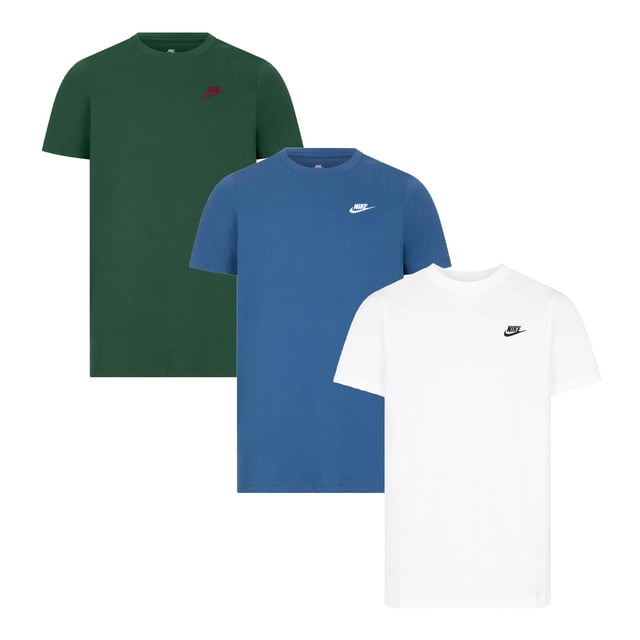 3 Pack Nike Sportswear Men's Club T Shirt in Green/Blue/White A SMART CHOICE FOR YOUR DAILY ROTATION. The Nike Sportswear Club T-Shirt is made with our everyday cotton fabric and a classic fit, for a familiar feel right out of the bag.An embroidered Futura logo on the chest provides a signature Nike look. Benefits The classic-fit tee silhouette has a relaxed feel down through the body and hips. Everyday cotton fabric feels soft and lightweight. Product Details Standard fit for a relaxed, easy feel Fabric: 100% cotton Machine wash