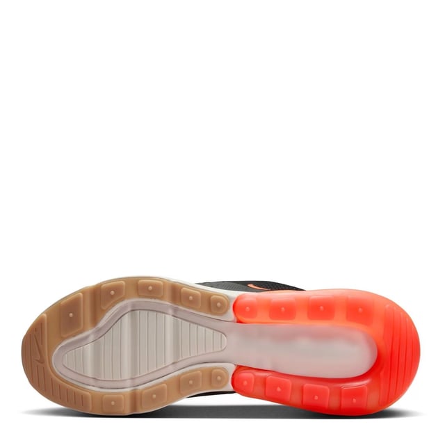 LEGENDAIRE AIR KRIJGT EEN BOOST. Nike’s eerste lifestyle Air Max combineert stijl, comfort en een flinke dosis attitude in de Nike Air Max 270. Het ontwerp is geïnspireerd op iconische Air Max-modellen en laat Nike’s grootste innovatie zien met een groot Air-venster en een frisse reeks kleuren.
Voordelen
De Max Air 270-unit biedt ongeëvenaard comfort, de hele dag door.
Het gestroomlijnde, hardloop-geïnspireerde design weerspiegelt de essentie van Nike.
Geweven en synthetisch materiaal op het bovenwerk zorgt voor een licht en ademend gevoel.
De foam middenzool voelt zacht en comfortabel aan.
De rekbare binnensok en sokachtige constructie zorgen voor een persoonlijke pasvorm.
Rubber op de buitenzool zorgt voor grip en duurzaamheid.
Productgegevens
Mesh-details voor een ademend gevoel
Synthetisch en textiel bovenwerk
Tweedelige middenzool
Oorsprong van Nike Air Max De revolutionaire Air-technologie werd voor het eerst geïntroduceerd in Nike-schoenen in 1978. In 1987 maakte de Air Max 1 zijn debuut met zichtbare Air-technologie in de hiel, waardoor fans niet alleen het dempende effect konden voelen, maar het ook daadwerkelijk konden zien. Sindsdien zijn Air Max-schoenen uitgegroeid tot favorieten bij atleten en verzamelaars, dankzij hun opvallende kleurcombinaties en betrouwbare, lichtgewicht demping.