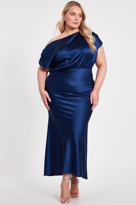 - Satin finish - Drop shoulder - Ruched sleeves - Model height: 5'7" - Model wears uk 18 / us 14 / eur 46 - Always check the wash care label - Cool hand wash with mild detergent