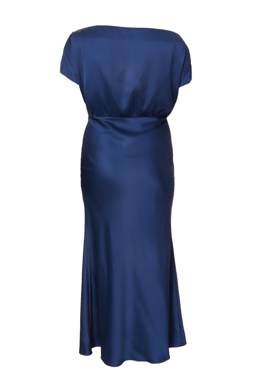 - Satin finish - Drop shoulder - Ruched sleeves - Model height: 5'7" - Model wears uk 18 / us 14 / eur 46 - Always check the wash care label - Cool hand wash with mild detergent