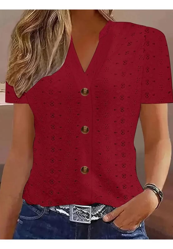 Dekoratives Knopfdetail.
  Kein Stretch.
  Materialzusammensetzung: 95% Polyester 5% Elasthan.
  Pflegehinweis: Maschinenwasche kalt Trockner niedrig.
  Importiert.