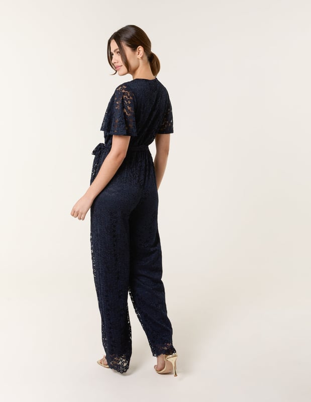 Creating an instant outfit with this summer essential. Dress this Blue jumpsuit up with killer heels and statement jewellery for the perfect brunch outfit or lunch with the girls.