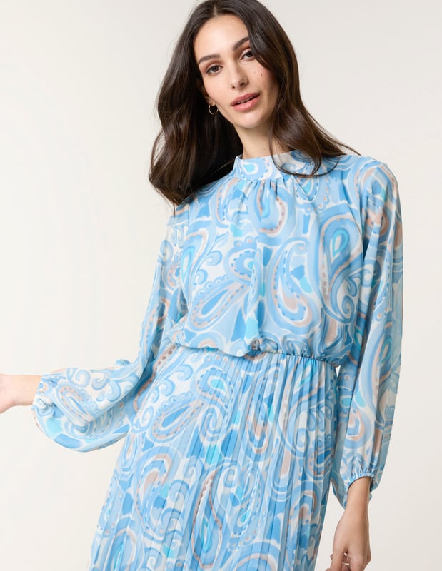 A fun option for when the weather begins to warm up, and the diary begins filling up with fun summertime events! Team this paisley, watercolour dress with nude court heels and a nude clutch bag.     
