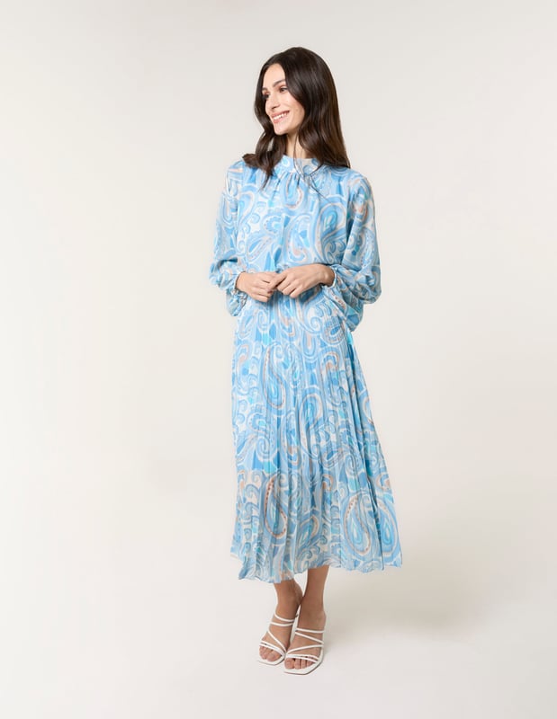 A fun option for when the weather begins to warm up, and the diary begins filling up with fun summertime events! Team this paisley, watercolour dress with nude court heels and a nude clutch bag.     