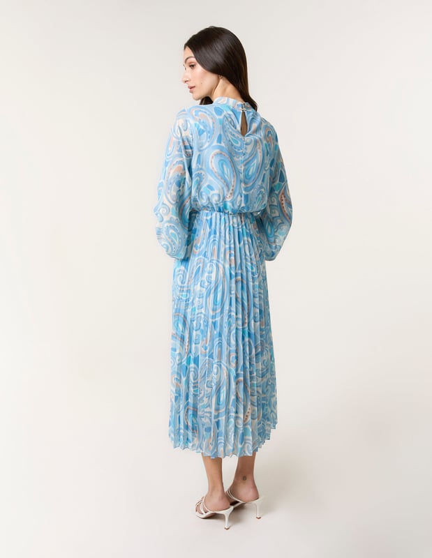 A fun option for when the weather begins to warm up, and the diary begins filling up with fun summertime events! Team this paisley, watercolour dress with nude court heels and a nude clutch bag.     