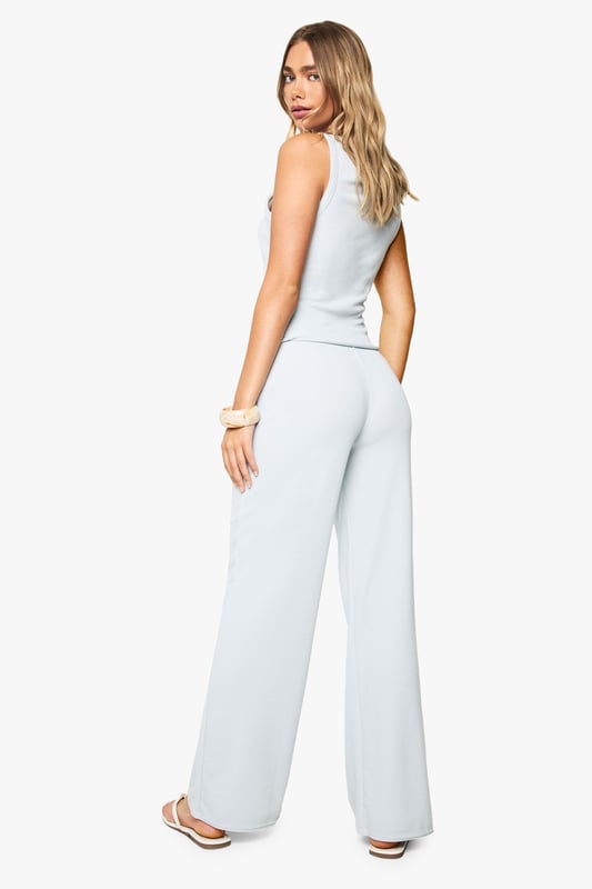 Trousers are a more sophisticated alternative to skinniesTrousers take on a realxed silhouette for the new season, with sports tailoring setting the trends and the wide leg one to watch. Pick printed palazzo pants for a dramatic day time look and tone down with a basic tee, or go for androgynous appeal in tapered man pants and wear with worn-in trainers for a trend-led twist.