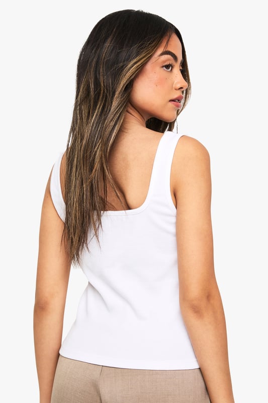 Steal the style top spot in a statement separate from the tops collectionCamis or crops, bandeaus or bralets, we've got all the trend-setting tops so you can stay statement in separates this season. Hit refresh on your jersey basics with pastel hues and pick a quirky kimono to give your ensemble that Eastern-inspired edge. Off the shoulder styles are oh-so-sweet, with slogans making your tee a talking point.