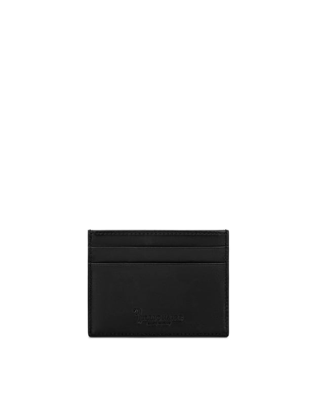 Choose this leather credit card holder with a distinctive detail to personalize your look.   Soft nappa  Logoed leather label sewn on the front  Hot-stamped Brand  Size: H 8 cm, W 10 cm