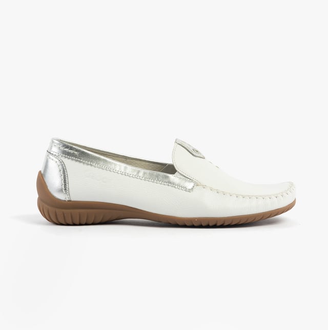 These women's moccasins feature a leather upper, textile lining, and rubber sole for comfort and breathability. Designed for casual wear with a slip-on style and round toe shape