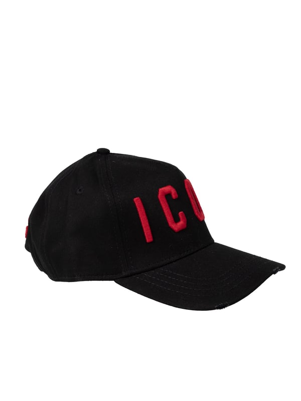 La gorra con visera rígida es el accesorio perfecto para personas que valoran el estilo y la funcionalidad, y su sólida construcción proporciona una excelente protección contra el sol y el mal tiempo, añadiendo carácter a cualquier atuendo. Gracias a su versatilidad, puedes llevarla tanto en el día a día como en ocasiones especiales, destacando tu estilo individual y confianza en ti mismo.

Con un perímetro ajustable, esta gorra garantiza un ajuste perfecto para cualquier cabeza, lo que la hace extremadamente cómoda y evita que se deslice incluso durante el movimiento intenso, permitiéndote disfrutar de la comodidad de llevarla todo el día. Ya sea que estés corriendo, montando en bicicleta o simplemente paseando por la ciudad, esta gorra permanecerá en su lugar, asegurando total libertad de movimiento.

El logo bordado en la parte frontal añade elegancia y prestigio a la gorra, subrayando su originalidad y diseño único, que sin duda atraerá miradas y te hará destacar entre la multitud. Además, el logo está hecho con la máxima precisión, lo que convierte a la gorra no solo en un accesorio práctico, sino también en una expresión de tu sentido del estilo.

Con el nombre de la marca bordado en la parte trasera, la gorra gana un toque adicional de estilo, que no solo demuestra su autenticidad, sino que también le añade una apariencia moderna y de moda que se combina perfectamente con diversos atuendos. Independientemente de si prefieres un look deportivo o una estilización casual elegante, esta gorra será el complemento ideal para tu vestuario.

Hecha de tela de alta calidad, la gorra proporciona durabilidad y resistencia al uso diario, siendo además agradable al tacto, lo que la convierte en una elección ideal para cualquier temporada y ocasión. El material del que está hecha garantiza que la gorra mantendrá su forma y color incluso después de múltiples lavados, convirtiéndola en una inversión a largo plazo.
