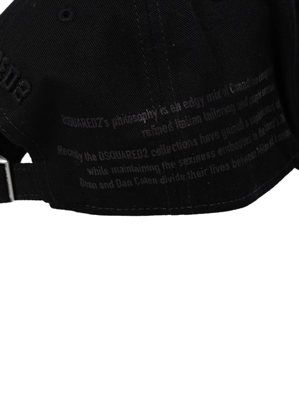 Märke: Dsquared2, Kodmodeller: BCM0290 05C00001, Färg: Svart