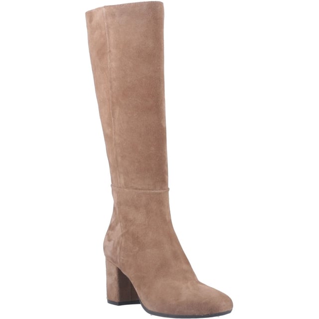Die Oprah Long Boot bringt zeitlosen Stil und ganztägigen Komfort mit sich, gefertigt aus hochwertigem Wildleder mit einem schlanken, maßgeschneiderten Design für einen stilvollen Sitz. Mit einer Bounce ECO Innensohle, um jeden Schritt zu polstern, gehen Sie mehr und machen Sie sich weniger Sorgen!