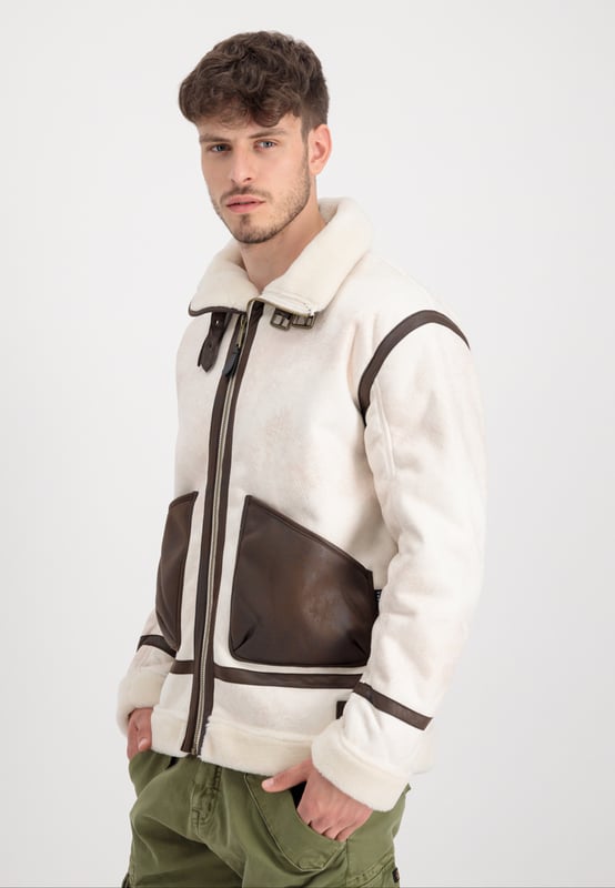 Esta es la chaqueta de invierno B-3 Arctic de Alpha Industries para hombre. Esta chaqueta práctica y funcional cuenta con ajuste de anchura, tiras y trabillas en contraste, así como una etiqueta de lazo tejida. Una chaqueta con el estilo de las famosas chaquetas de aviador de cuero.