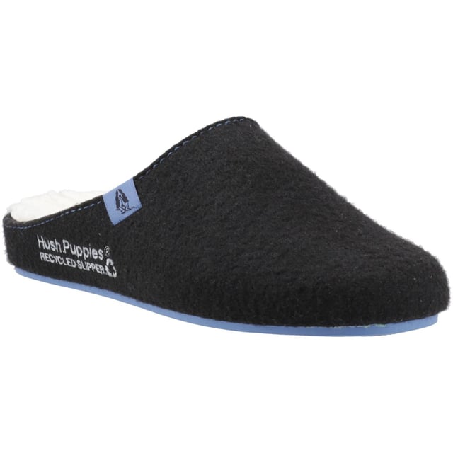 Stolz gefertigt aus 90% recyceltem Polyester-Obermaterial und -Futter. Der Good Slipper ist in dieser Saison ein Muss mit seinem superweichen Bio-Baumwollsocken und zu 100% recyceltem Schaumbett. Hergestellt mit einer strapazierfähigen Naturkautschuksohle für zusätzlichen Halt und extra Komfort