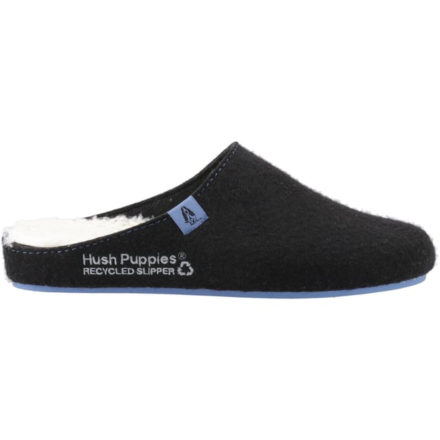 Stolz gefertigt aus 90% recyceltem Polyester-Obermaterial und -Futter. Der Good Slipper ist in dieser Saison ein Muss mit seinem superweichen Bio-Baumwollsocken und zu 100% recyceltem Schaumbett. Hergestellt mit einer strapazierfähigen Naturkautschuksohle für zusätzlichen Halt und extra Komfort