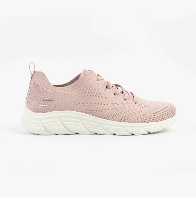 These women's low-top trainers feature synthetic leather uppers with memory foam insoles and rubber soles, offering comfort and support for activewear and casual use