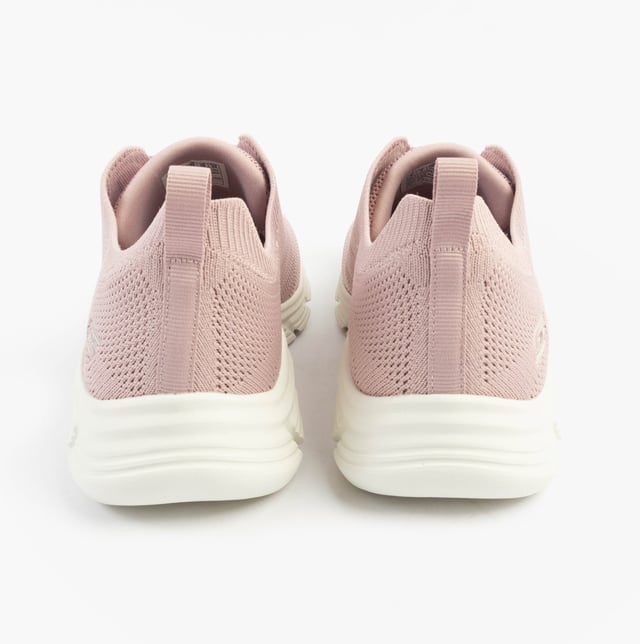 These women's low-top trainers feature synthetic leather uppers with memory foam insoles and rubber soles, offering comfort and support for activewear and casual use