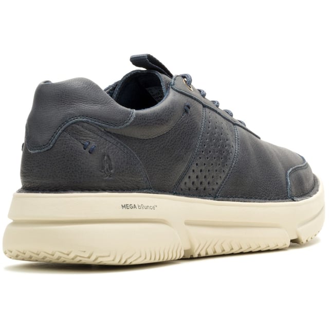 Hush Puppies Baylor Leder Herren Sneakers in Marineblau Der Baylor ist so bequem und vielseitig, dass wir glauben, es ist der einzige Schuh, den Sie brauchen werden. Mit dem federnden Komfort unserer MEGABounce-Technologie und ultra-vielseitigen Heritage-Stilen.