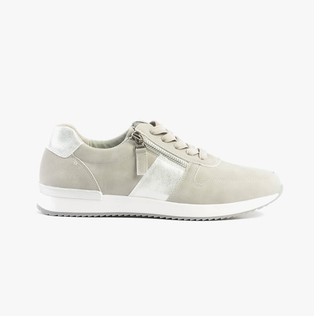 These casual women's trainers feature a textile upper and lining with a rubber sole, lightweight design, and a low-top lace-up style, perfect for everyday comfort