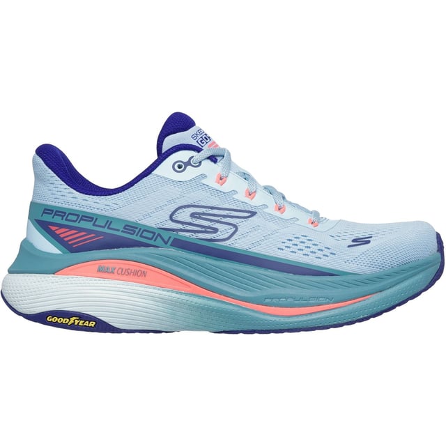 Skechers Performance Max Cushioning Propulsion Damen Sneaker Aus Textil In Hellblau/Dunkelblau Steigern Sie Ihre Leistung in ultimativem Komfort mit Skechers Max Cushioning Propulsion. Hergestellt aus recycelten Materialien, verfügt dieses vegane Laufmodell über eine außerordentlich komfortable Max Cushioning-Zwischensohle und eine rutschfeste Goodyear-Gummilaufsohle.