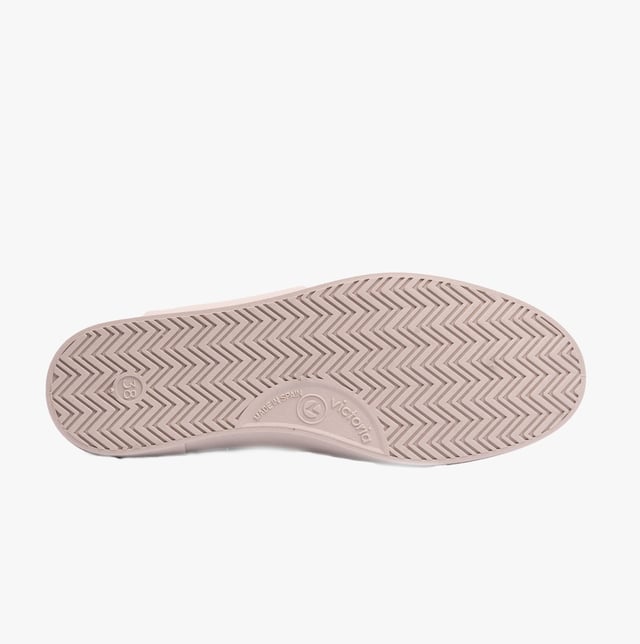 Faux leather casual trainers feature a low-top design with textile lining, PVC sole, lace-up closure, and a round toe, offering comfort for everyday wear