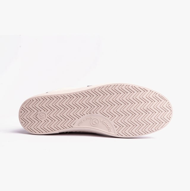 Faux leather low-top trainers with textile lining and PVC sole offer comfort and a casual style. Ideal for everyday wear with a lace-up closure and round toe shape