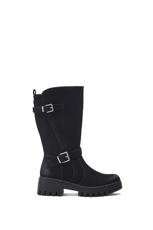 Feel your best in Farrar, the chunky boot with a double buckle design. The added elastic panel provides extra stretch to the fit whilst the zip ensures easy foot entry. Perfect for the cooler months, Farrar features faux fur lining for extra warmth. Complete with a soft padded leather sock for comfort all day long.