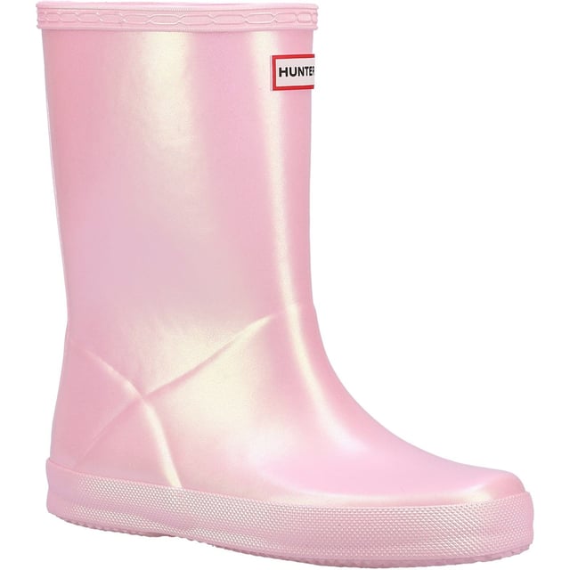 Handcrafted using a unique process exclusive to Hunter, the shimmering Kids First Nebula Boot is perfect for puddle splashing. A flat sole and rounded toe gives little feet room to move and the soft cotton lining ensures complete comfort.