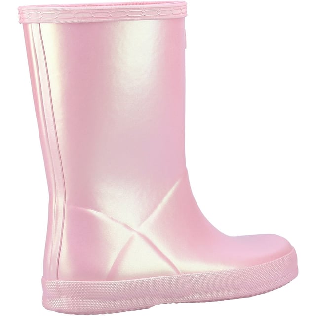 Handcrafted using a unique process exclusive to Hunter, the shimmering Kids First Nebula Boot is perfect for puddle splashing. A flat sole and rounded toe gives little feet room to move and the soft cotton lining ensures complete comfort.