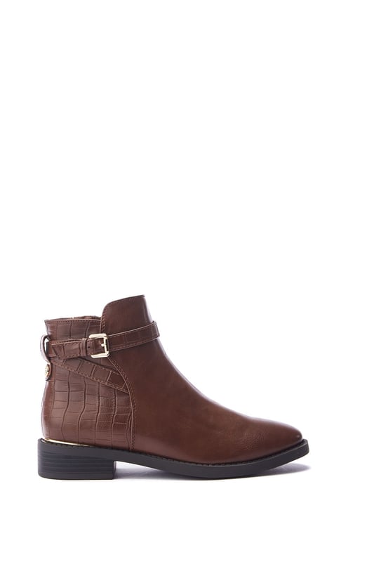 Look your best in Laira the ankle boot with a Jodhpur buckle strap design, a key feature across our AW collection. Featuring contrast panels that coordinate with the Jodhpur strap making the boot effortlessly smart. With a wearable heel height, Laira is perfect for the cooler months with the feature faux fur lining. Complete with an inside zip for easy foot access.