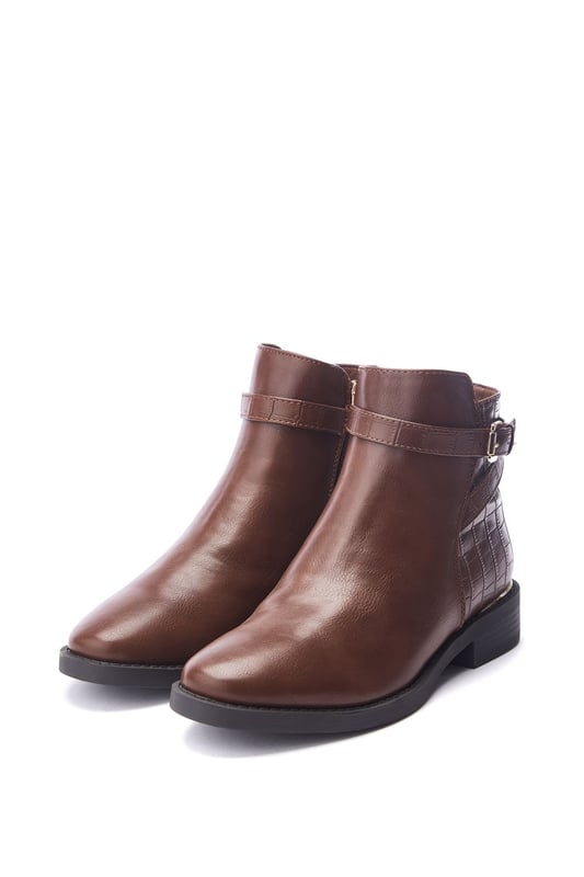 Look your best in Laira the ankle boot with a Jodhpur buckle strap design, a key feature across our AW collection. Featuring contrast panels that coordinate with the Jodhpur strap making the boot effortlessly smart. With a wearable heel height, Laira is perfect for the cooler months with the feature faux fur lining. Complete with an inside zip for easy foot access.