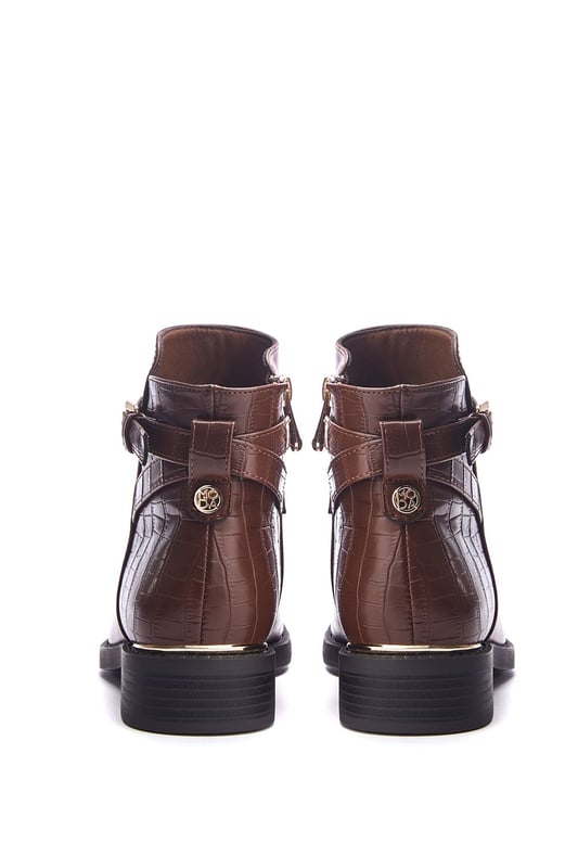 Look your best in Laira the ankle boot with a Jodhpur buckle strap design, a key feature across our AW collection. Featuring contrast panels that coordinate with the Jodhpur strap making the boot effortlessly smart. With a wearable heel height, Laira is perfect for the cooler months with the feature faux fur lining. Complete with an inside zip for easy foot access.