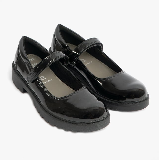 These girls' Mary Jane shoes feature a synthetic upper, fabric lining, and rubber sole with a flat heel. Shower-proof and easy to fasten, ideal for casual wear