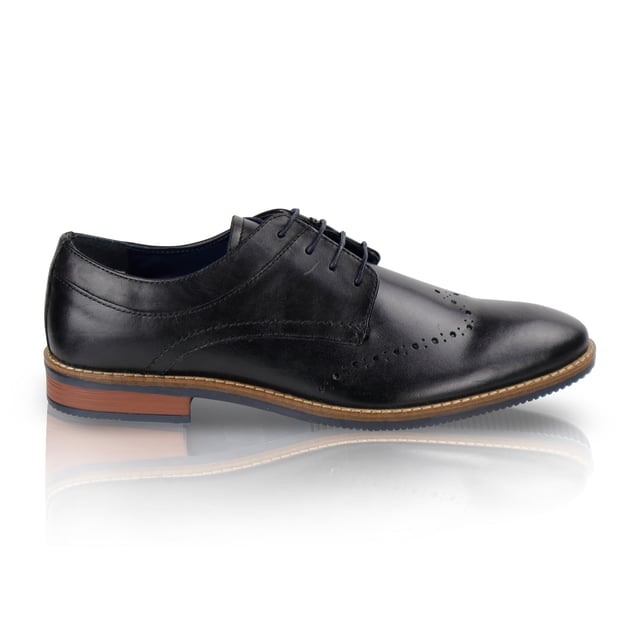 These men's brogue shoes feature a leather upper, textile lining, rubber sole, and lace-up closure. Designed for comfort with a low heel and low top shaft, ideal for formal occasions