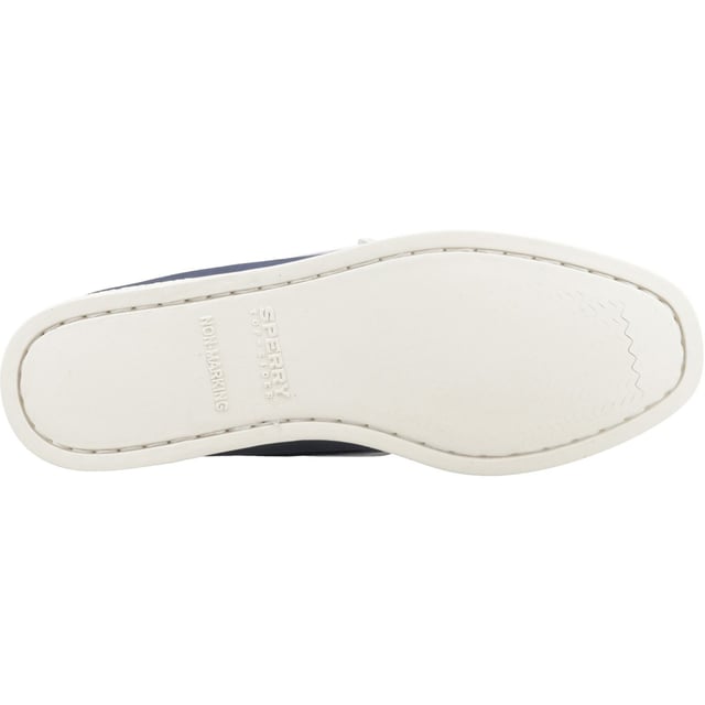 Our Authentic Original is more than just a classic design - it's become an icon of style. Featuring full-grain leather, handsewn moccasin construction and our signature Sperry razor-cut Wave-Siping technology for ultimate wet/dry traction.