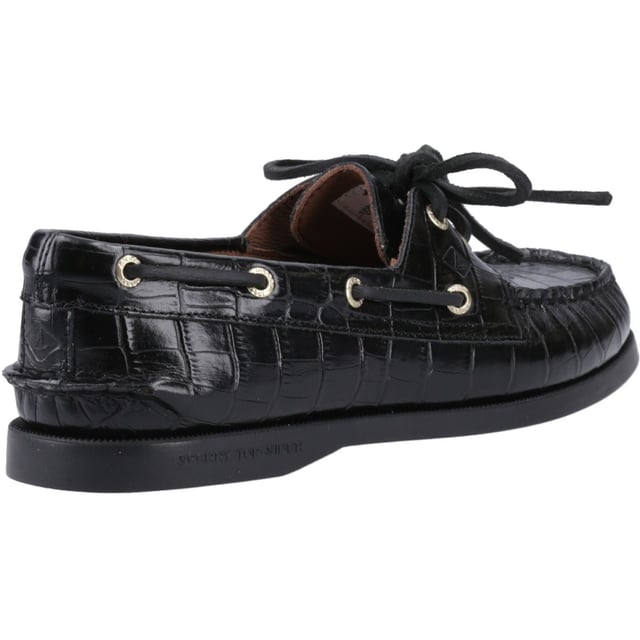 Our Authentic Original is more than just a classic design - it's become an icon of style. Featuring full-grain leather, handsewn moccasin construction and our signature Sperry razor-cut Wave-Siping technology for ultimate wet/dry traction.