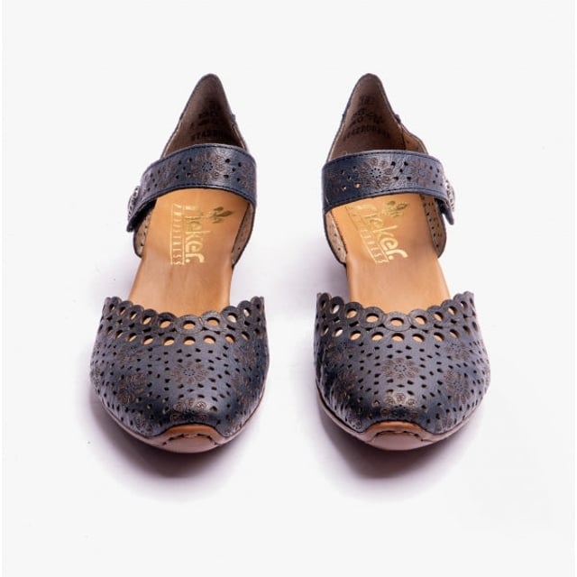 These lightweight Mary Jane shoes feature coated leather uppers, synthetic lining, a flat heel, and a touch fasten for easy wear, ideal for casual occasions