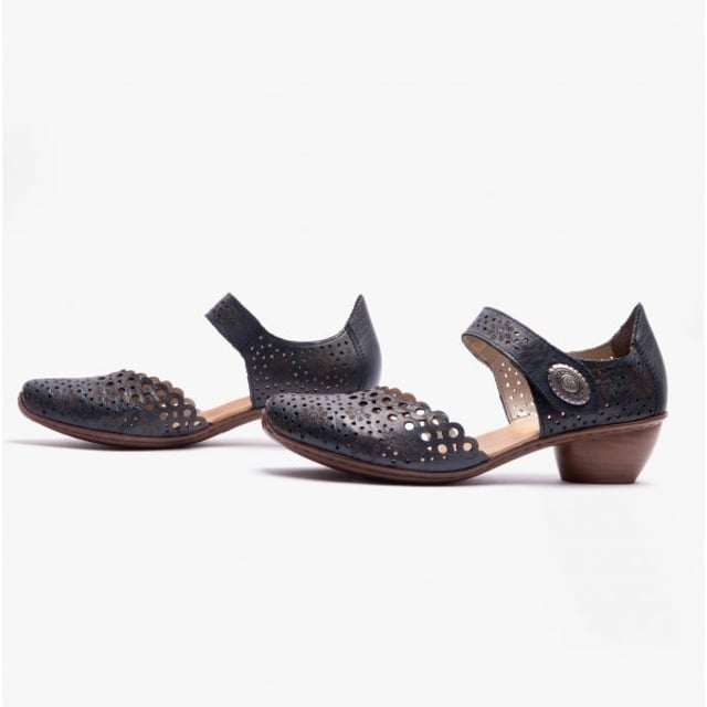 These lightweight Mary Jane shoes feature coated leather uppers, synthetic lining, a flat heel, and a touch fasten for easy wear, ideal for casual occasions