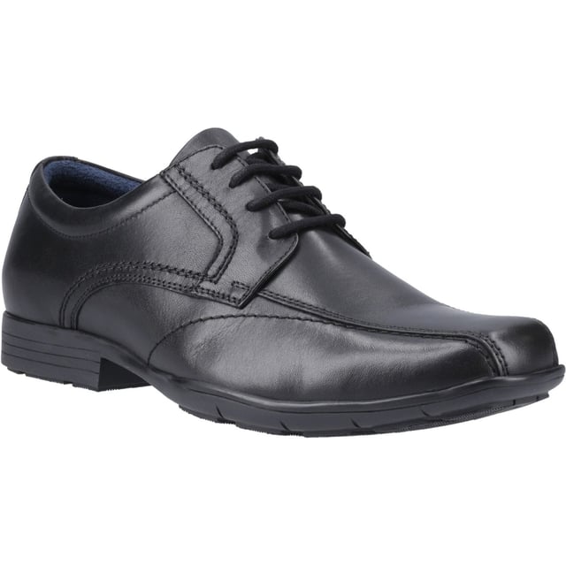 ANGUS features a moccasin front and prominent seams for a crafted look that achieves both style and comfort. A durable TPR sole provides flexibility and grip, whilst the padded collar provides extra comfort.