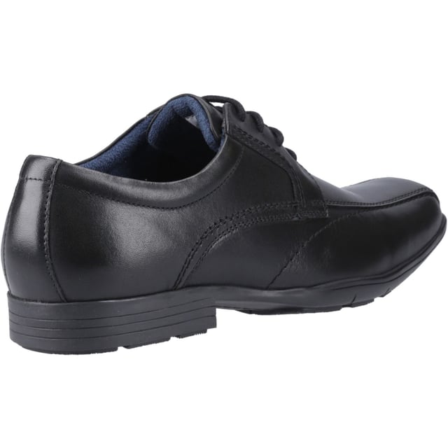 ANGUS features a moccasin front and prominent seams for a crafted look that achieves both style and comfort. A durable TPR sole provides flexibility and grip, whilst the padded collar provides extra comfort.