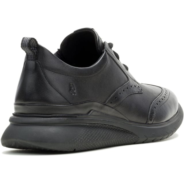 Hush Puppies Advance Leder Herrenschuhe In Schwarz/Schwarz Mit Schnürung Mit unserer berüchtigten Bounce-Innensohle konstruiert, bietet der Advance Wingtip extreme Dämpfung und gibt bei jedem Schritt Energie zurück. Neben seiner stilvollen Form töten die antimikrobiellen Futterstoffe im Schuh Mikroben bei Kontakt.