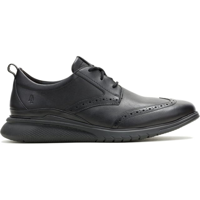Hush Puppies Advance Leder Herrenschuhe In Schwarz/Schwarz Mit Schnürung Mit unserer berüchtigten Bounce-Innensohle konstruiert, bietet der Advance Wingtip extreme Dämpfung und gibt bei jedem Schritt Energie zurück. Neben seiner stilvollen Form töten die antimikrobiellen Futterstoffe im Schuh Mikroben bei Kontakt.