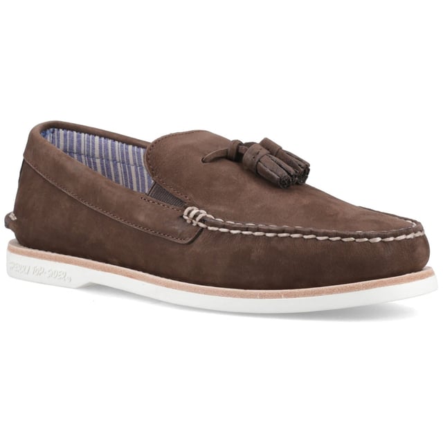 Part boat shoe, part loafer, the mens' Authentic Original Tassel is a stylish choice that adds a touch of flair to any look. Crafted from luxurious leather nubuck, our iconic boat shoe silhouette is reimagined as a slip-on