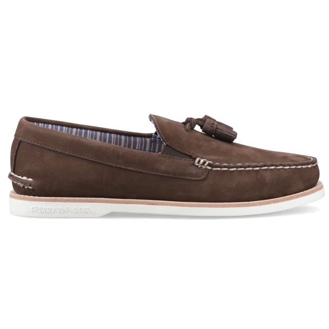 Part boat shoe, part loafer, the mens' Authentic Original Tassel is a stylish choice that adds a touch of flair to any look. Crafted from luxurious leather nubuck, our iconic boat shoe silhouette is reimagined as a slip-on