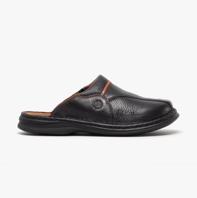 These men's leather mules feature a breathable textile lining, round toe, and flat polyurethane sole. Designed for comfort, they are easy slip-on casual footwear suitable for everyday wear