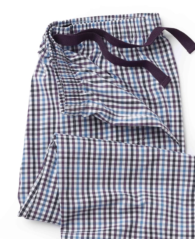 Men's Blue Multi Check Cotton Lounge Pants A timeless check decorates our bestselling men’s lounge pants, made from 100% cotton soft and supple. Topped with an elasticated drawstring waist that’s fastened with an adjustable drawstring. 100% pure cotton printed poplin, cool and smooth to the touch. Fully elasticated waist with contrast herringbone. One pocket at the back with embroidered logo. Inside leg on a size Medium is 31" / 79cm. Presented in fully recyclable packaging.