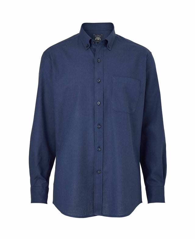 Staying cool during the summer months is no easy task, however our linen-blend shirt is here to help. Ideal for low-key dinners and after-work drinks, it pairs perfectly with pleat front chinos and tan leather loafers. 55% linen / 45% cotton. Blending the cotton with linen gives a less crumpled look than pure linen. Generously proportioned classic fit. Split yoke, long tails, chest pocket. Floral trim in back neck.