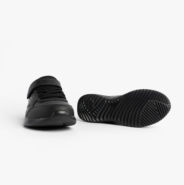 The boys' casual trainers feature a synthetic upper, textile lining, and rubber sole. Lightweight and comfortable with a low-top design, ideal for everyday wear
